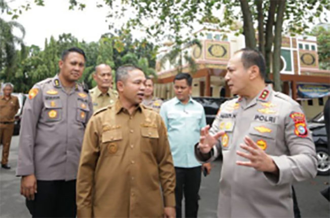 PAD Provinsi Riau Alami Defisit, Tunggakan Pajak Numpuk